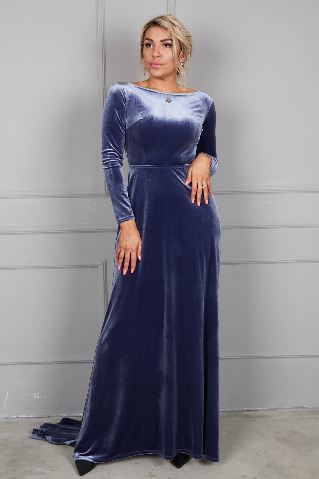 Long-Sleeve Velvet Evening Gown with V-Back & Sweep Train - Balvory