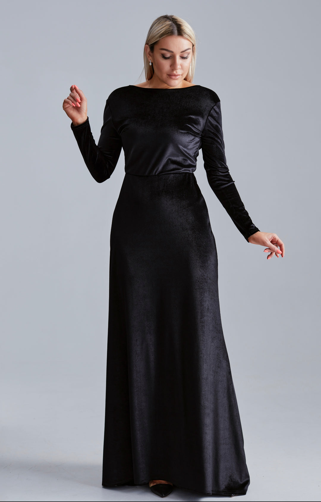 Long-Sleeve Velvet Evening Gown with V-Back & Sweep Train - Balvory